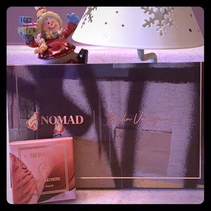 NOMAD eyeshadow palette and bronzer